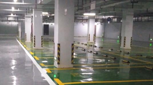 地面停車場劃線的最佳方案，提升停車效率與安全！