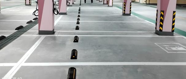 合肥車位劃線解析，地下車庫減速帶設(shè)置原則？