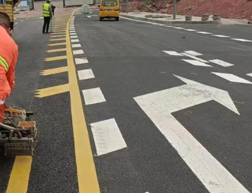 蘇州道路劃線施工，城市交通的無(wú)聲引導(dǎo)者