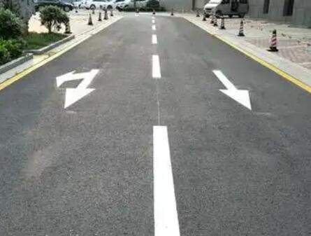 無錫廠區(qū)劃線哪家強？專業(yè)團隊打造精準安全作業(yè)區(qū)